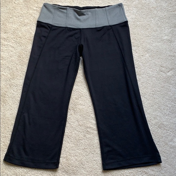 Yoga capris - Picture 1 of 6